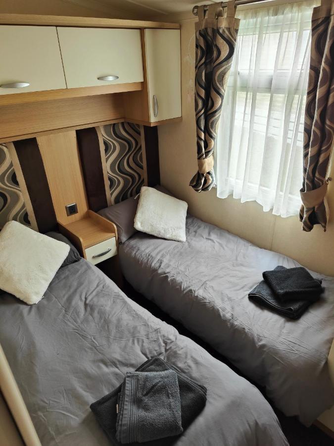 Holiday Home Sleeps Six Saint Leonards Exterior photo